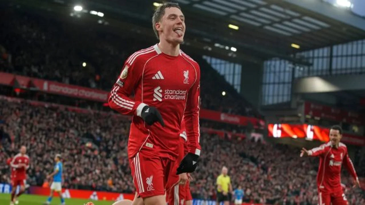 لماذا انتهك ليفربول قواعد التعاقد لجلب فيرتز إلى الفريق؟